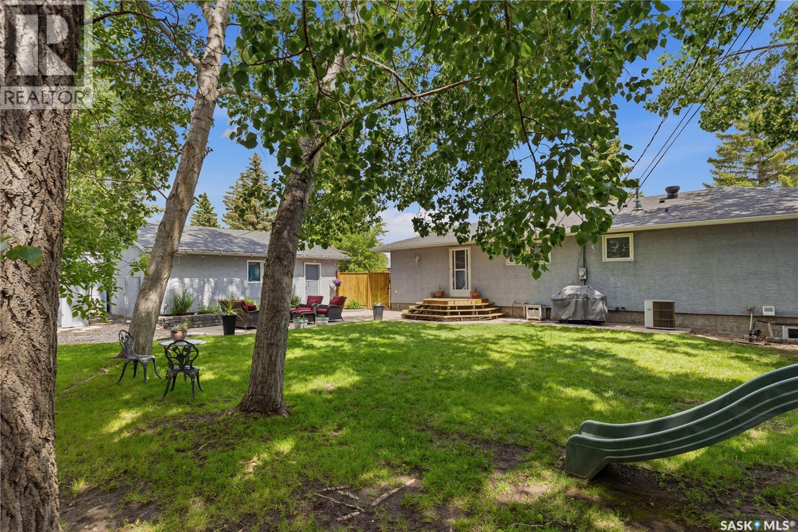102 Plaxton PLACE — photo 47