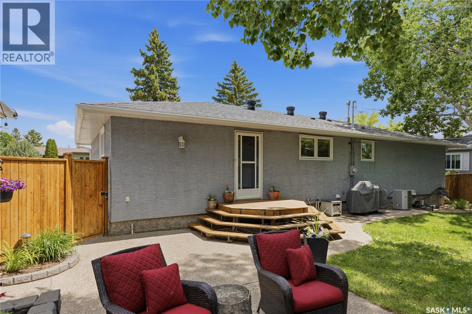102 Plaxton PLACE — photo 50