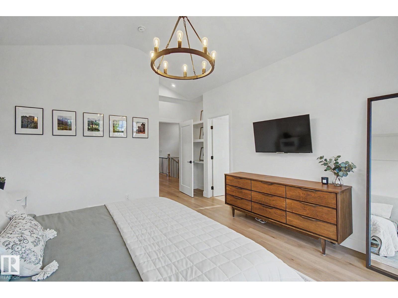 14711 88 AV NW - 18