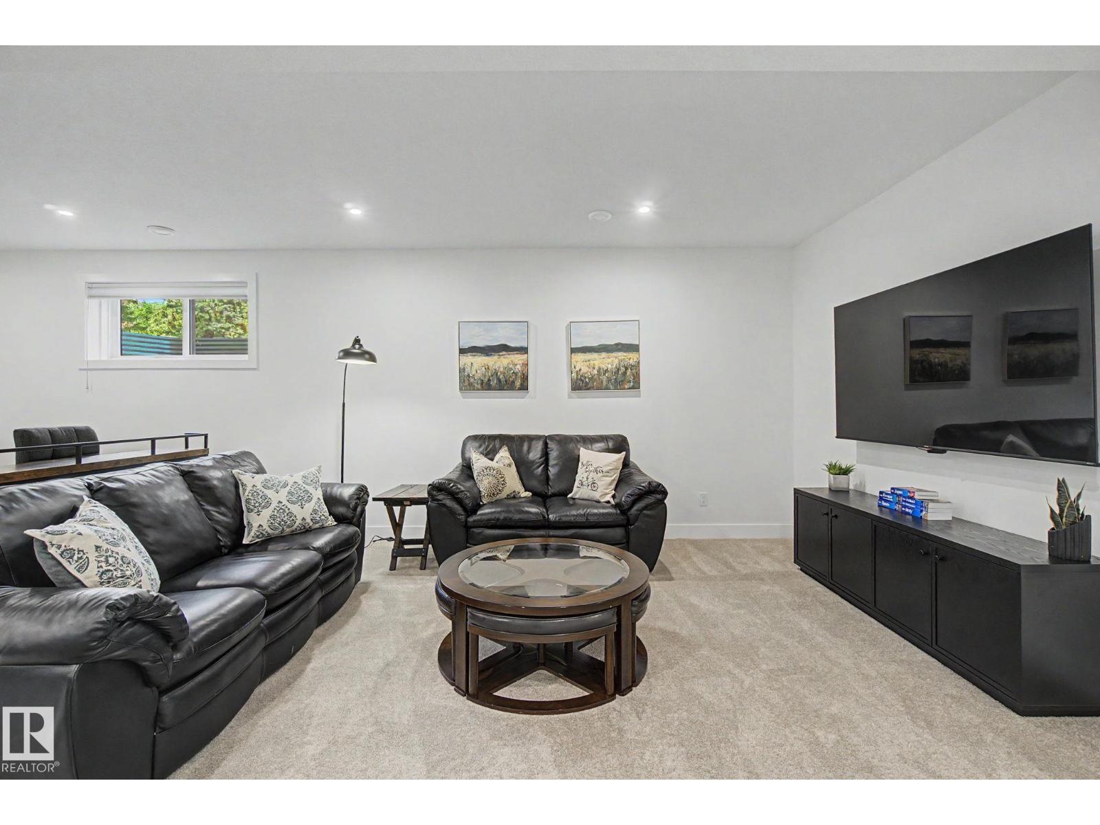 14711 88 AV NW - 32