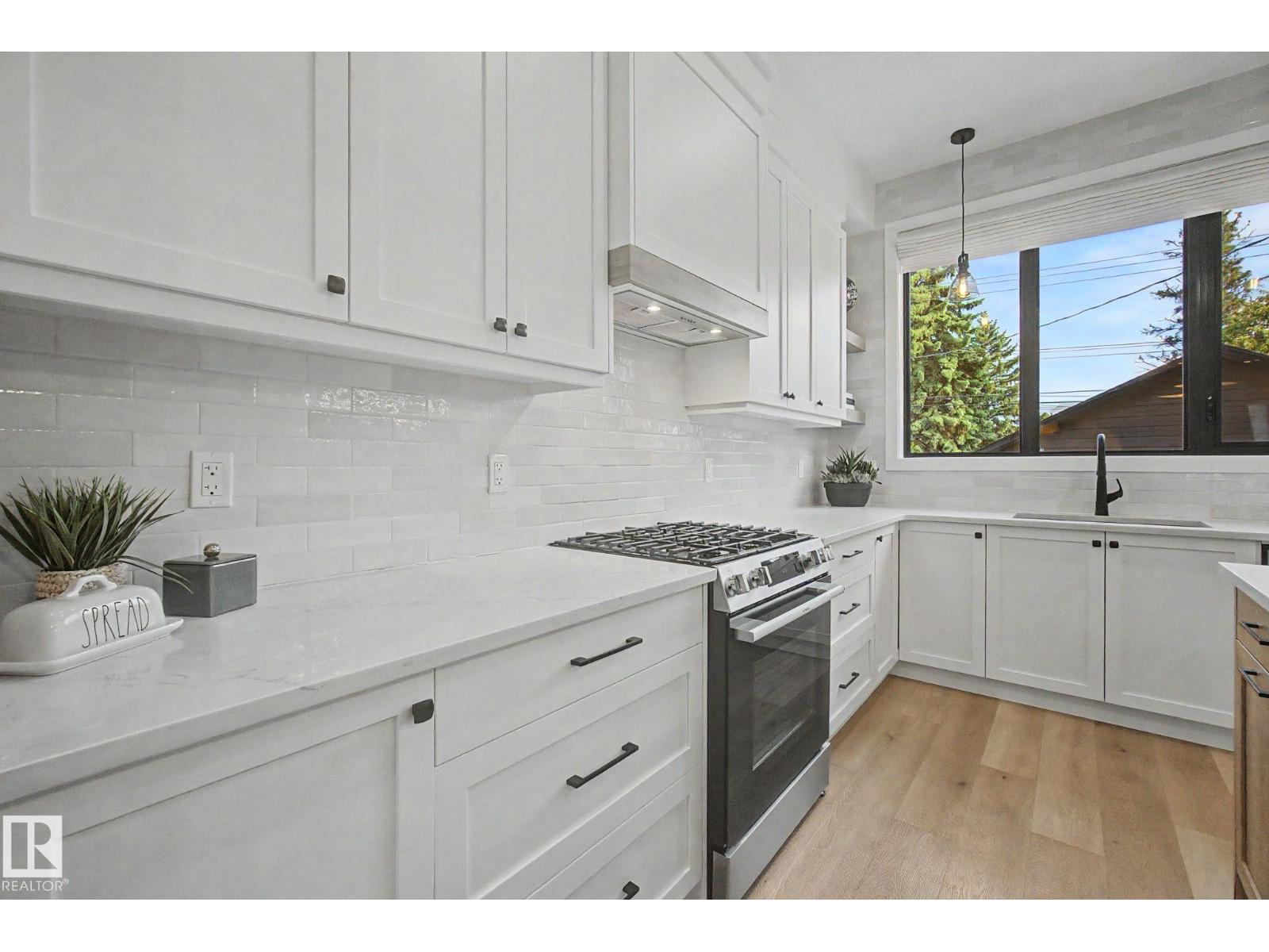 14711 88 AV NW - 3