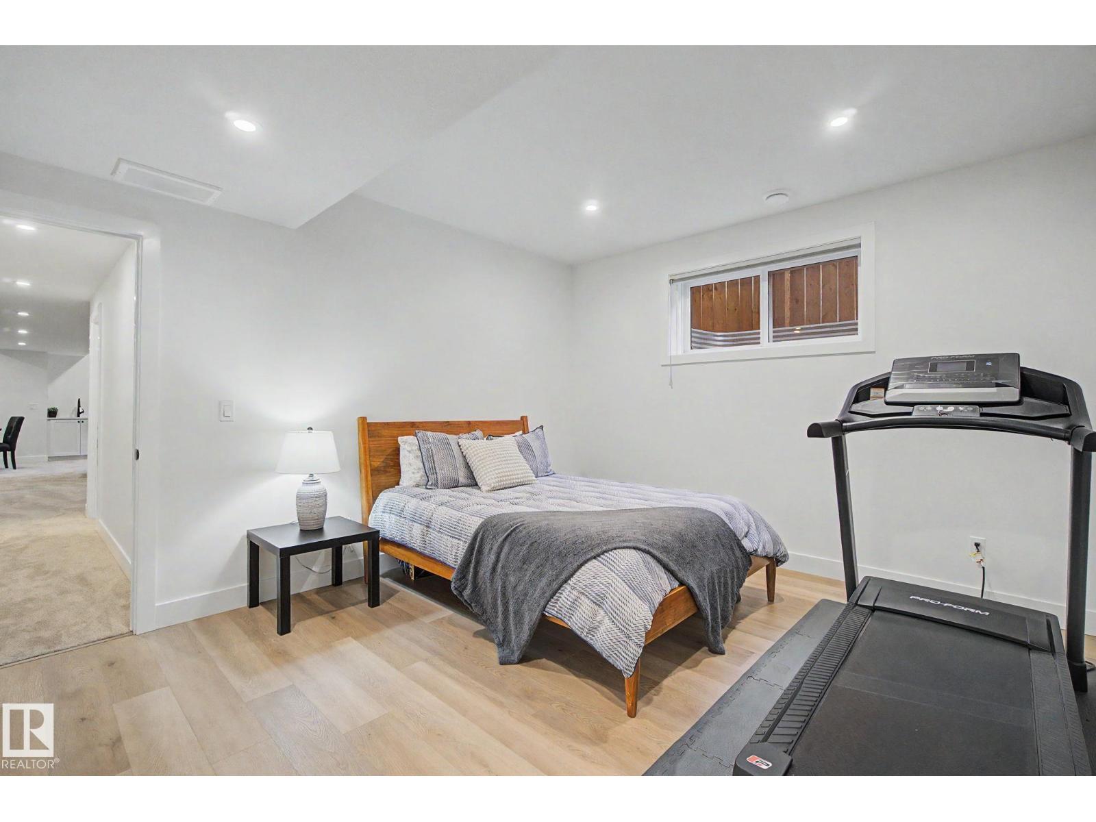 14711 88 AV NW - 39