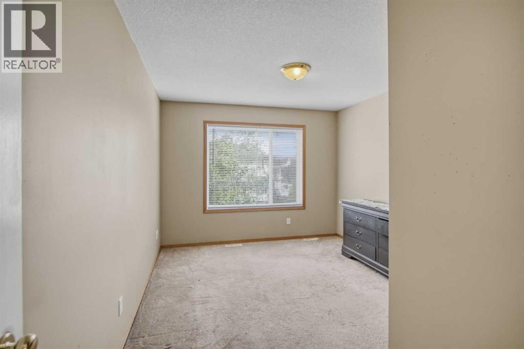 88 Willowbrook Crescent NW — photo 24