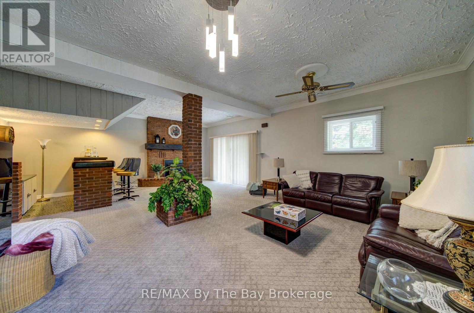 93 FREDERICK DR S/S DRIVE - 25