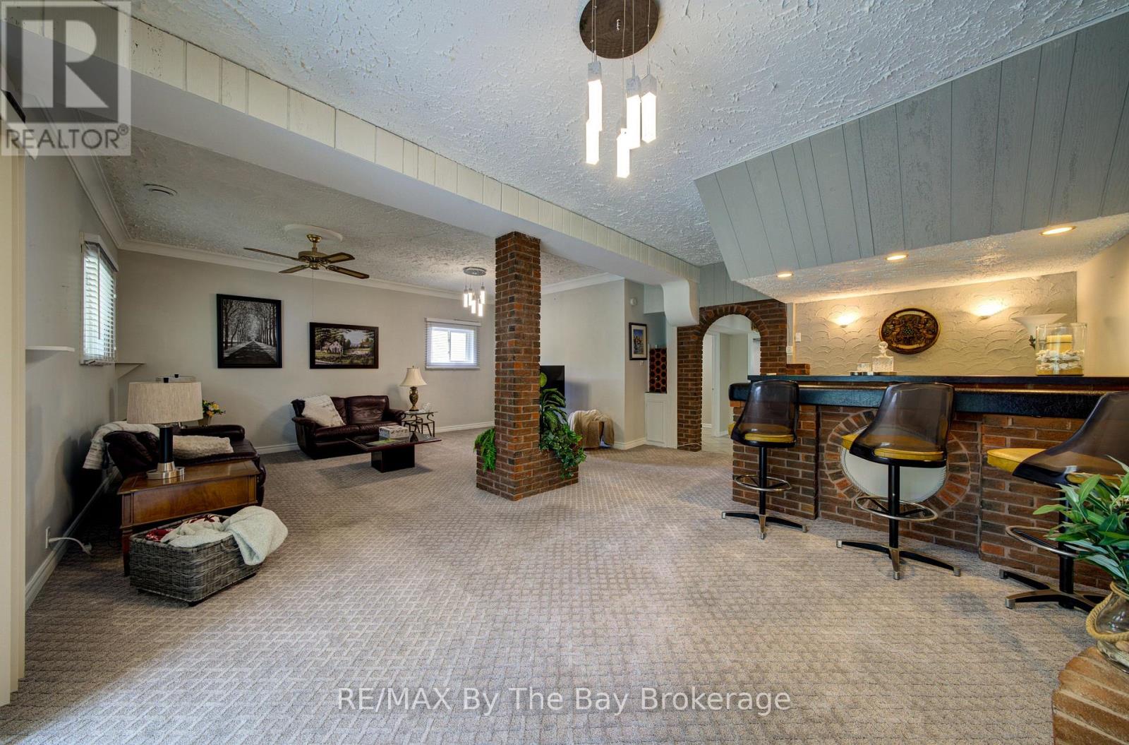 93 FREDERICK DR S/S DRIVE - 29