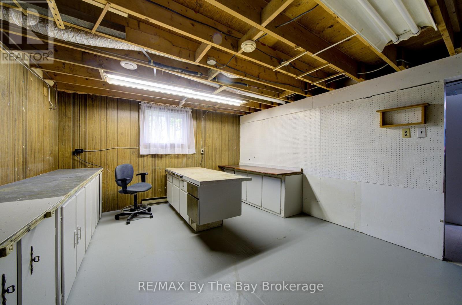 93 FREDERICK DR S/S DRIVE - 35