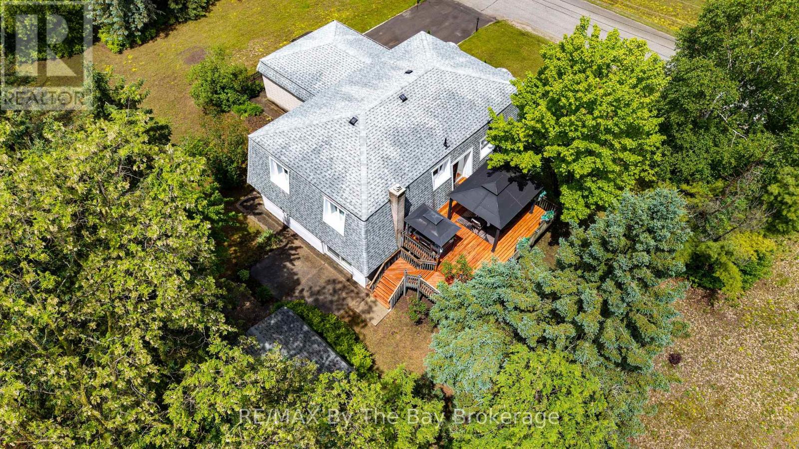 93 FREDERICK DR S/S DRIVE - 41