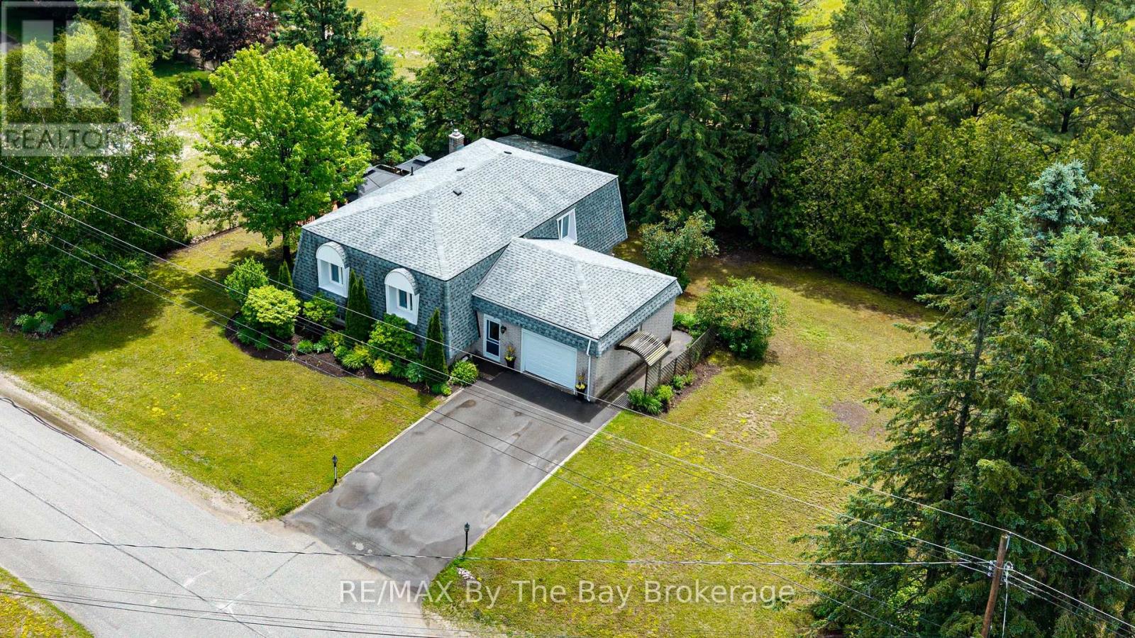 93 FREDERICK DR S/S DRIVE - 44