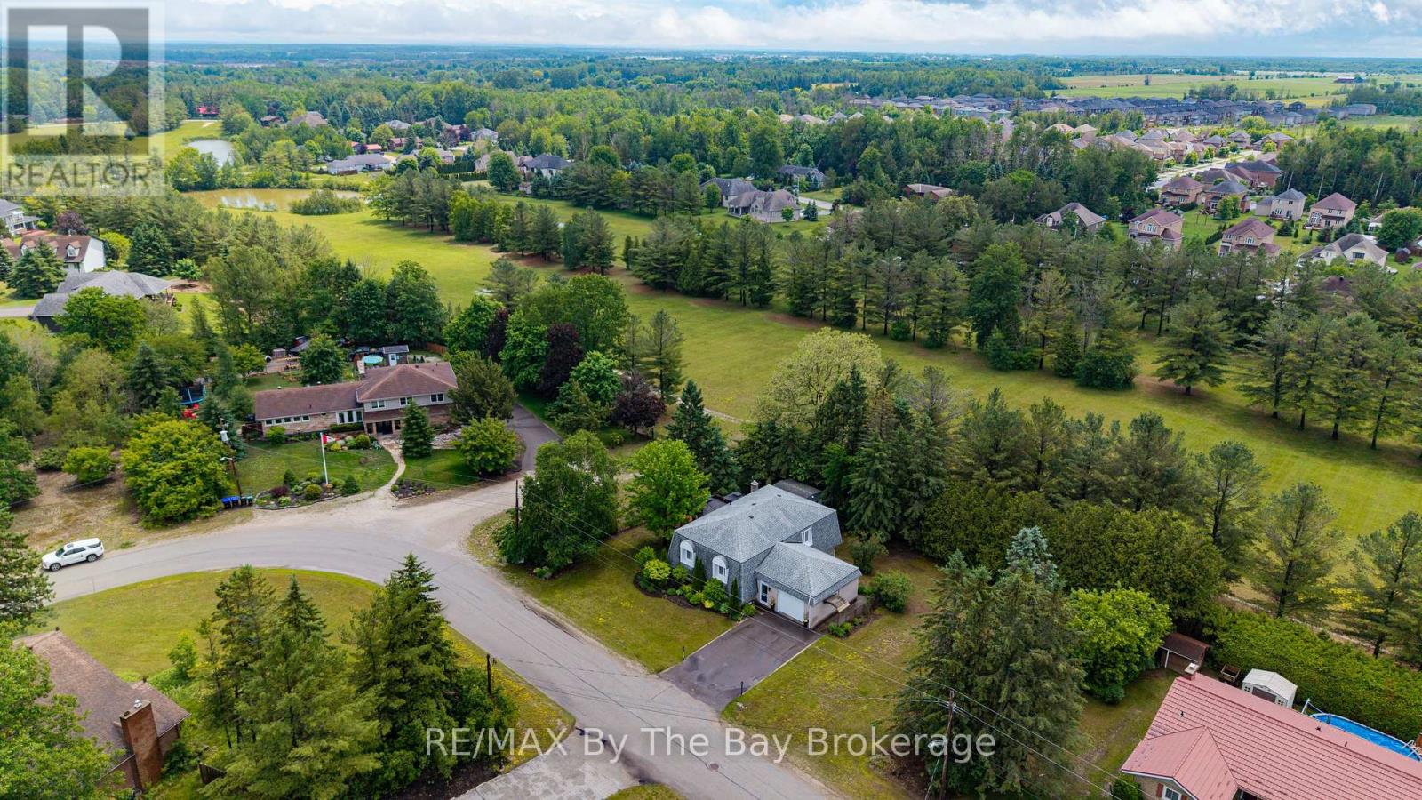 93 FREDERICK DR S/S DRIVE - 45