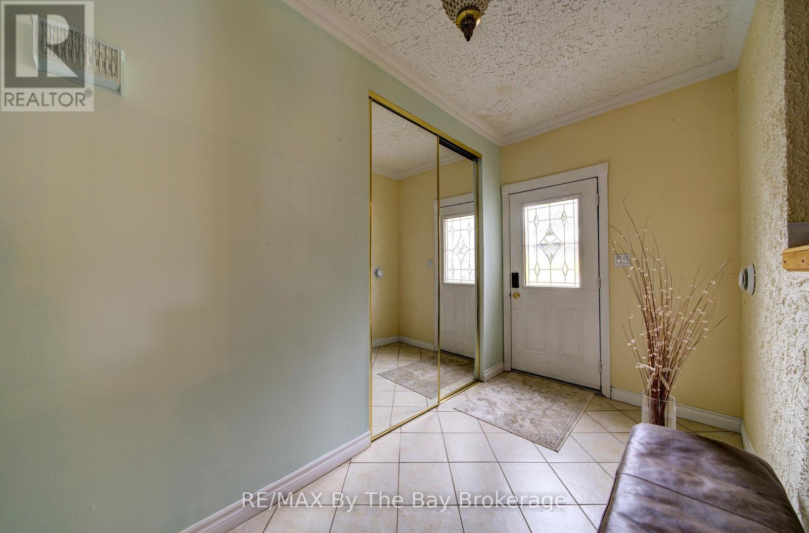 93 FREDERICK DR S/S DRIVE - 6
