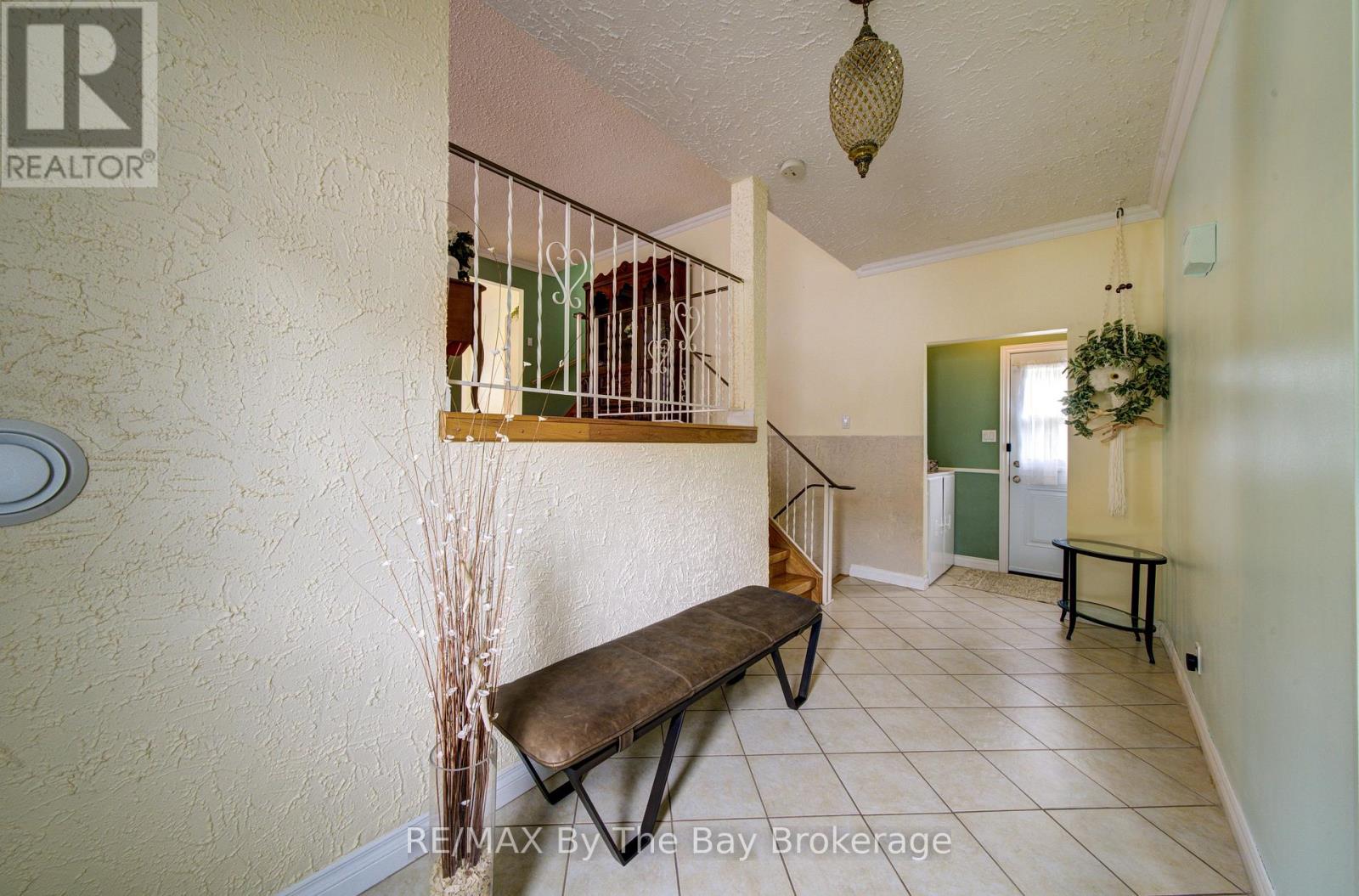 93 FREDERICK DR S/S DRIVE - 7