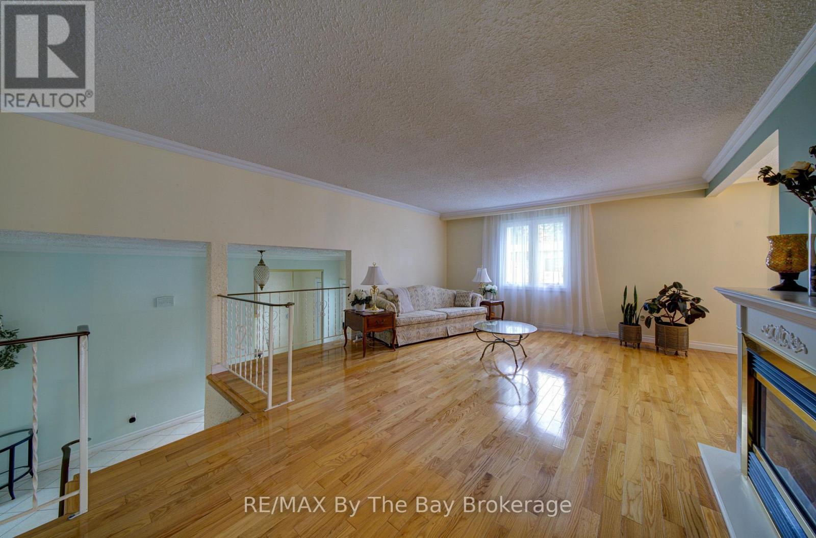 93 FREDERICK DR S/S DRIVE - 9