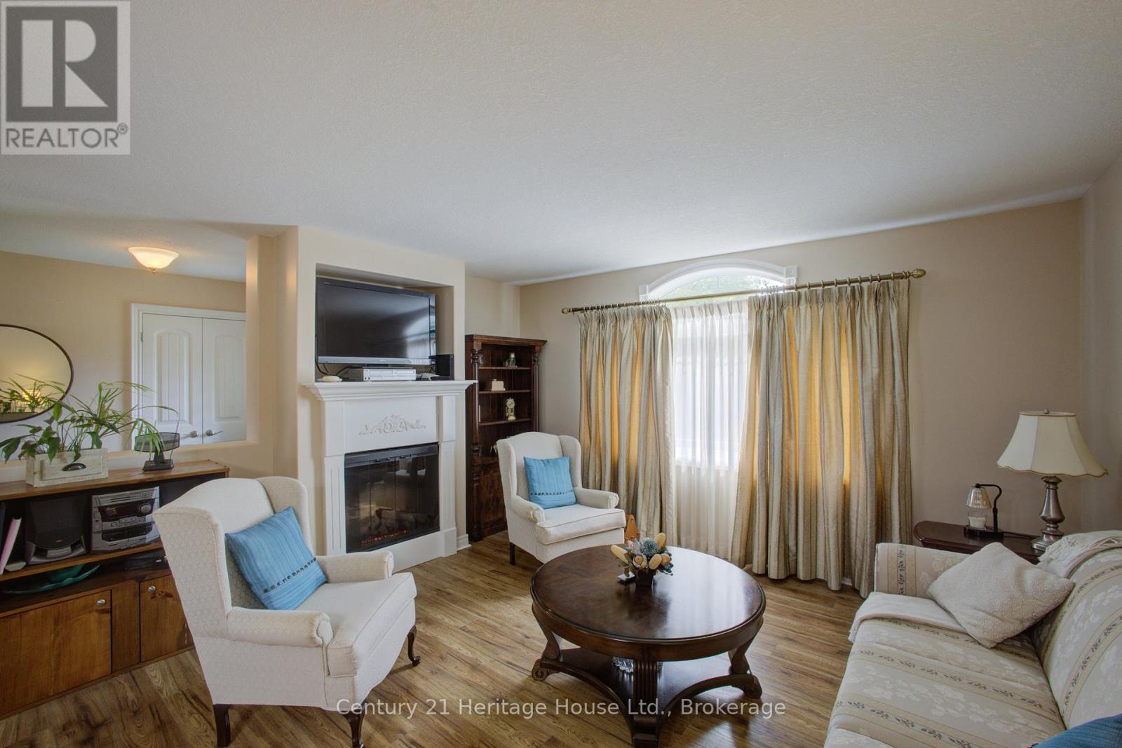 467 WILLIAM STREET N - 10