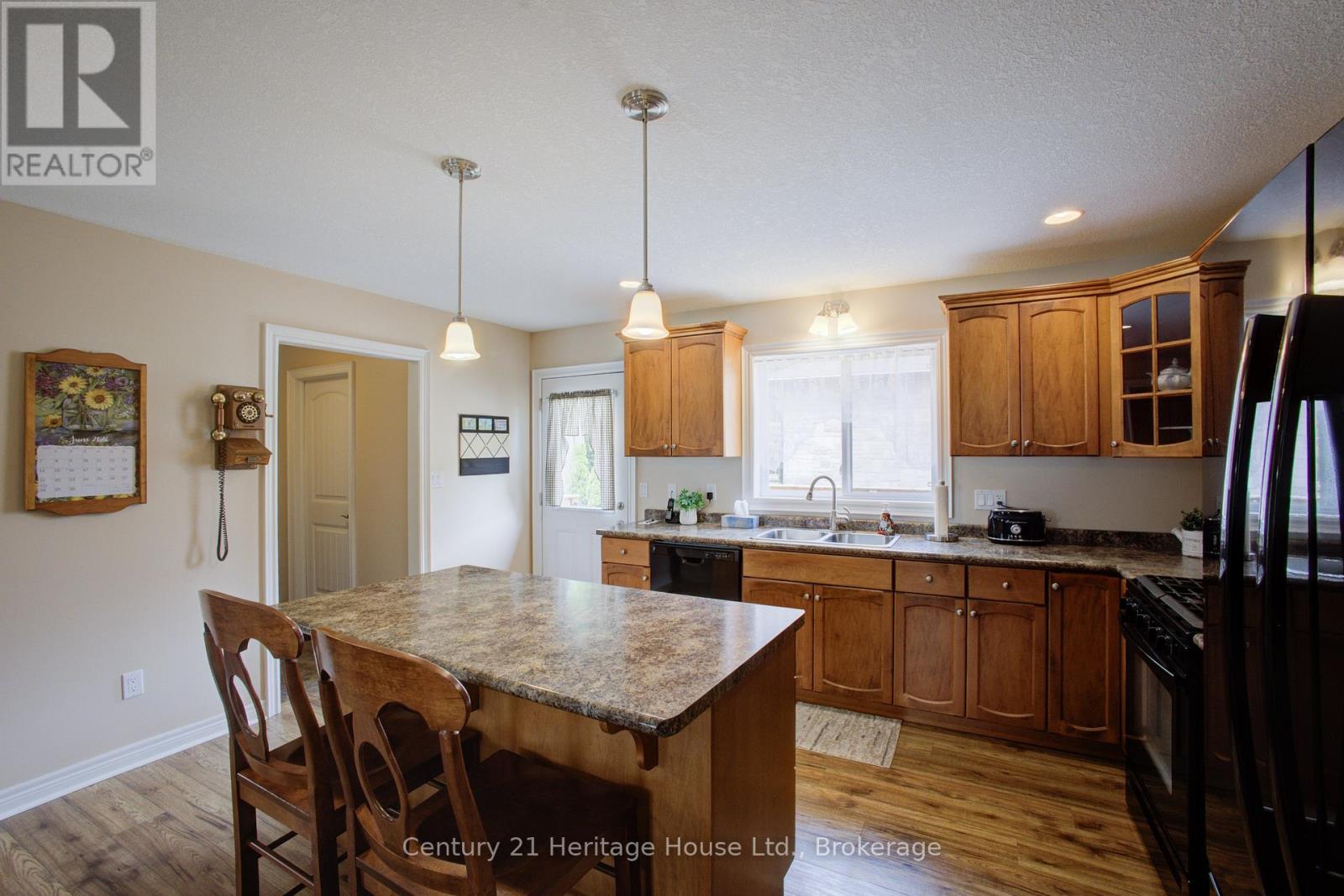 467 WILLIAM STREET N - 14