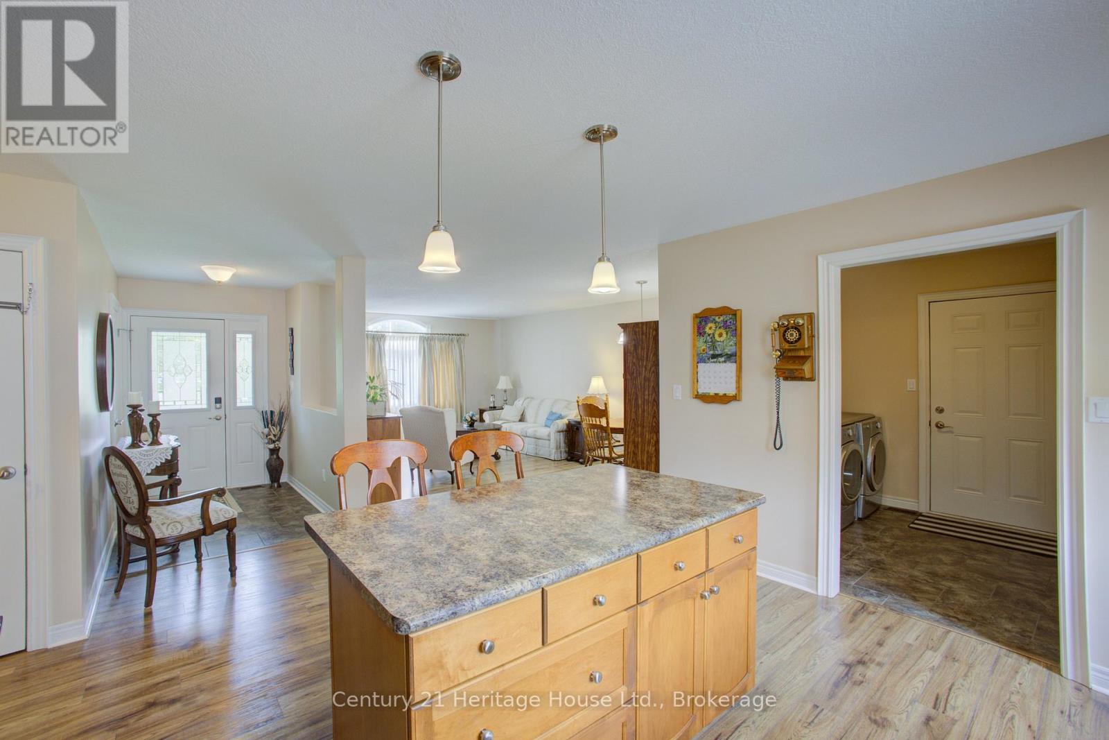 467 WILLIAM STREET N - 15