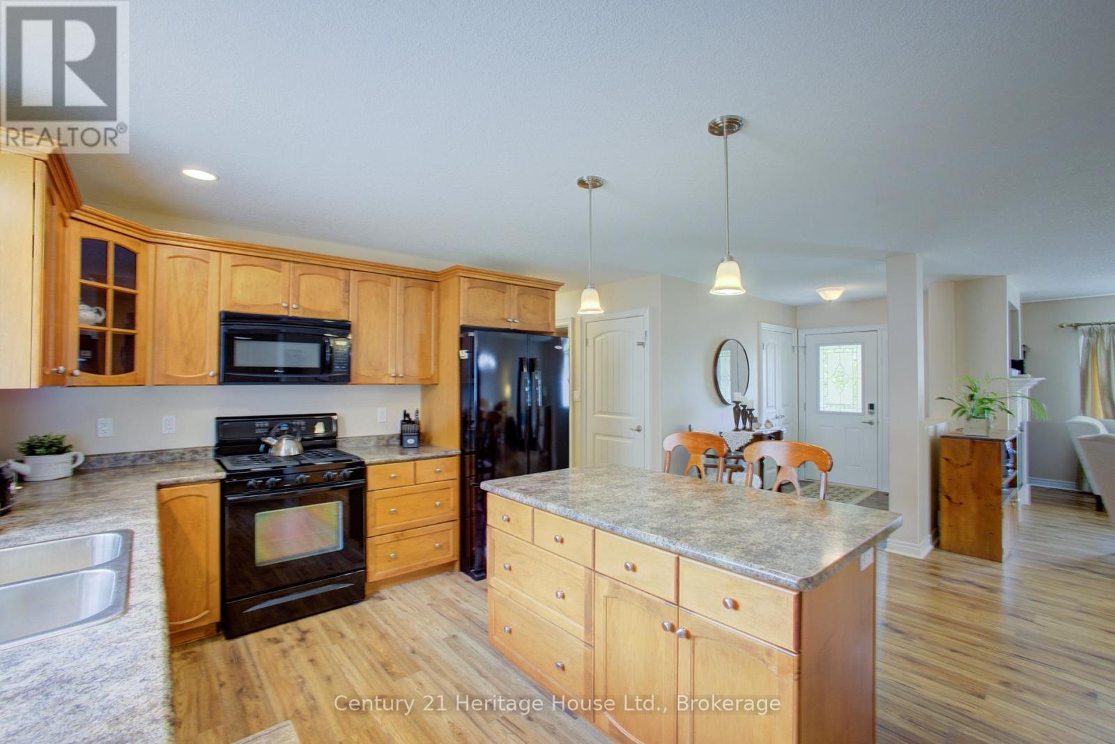 467 WILLIAM STREET N - 18