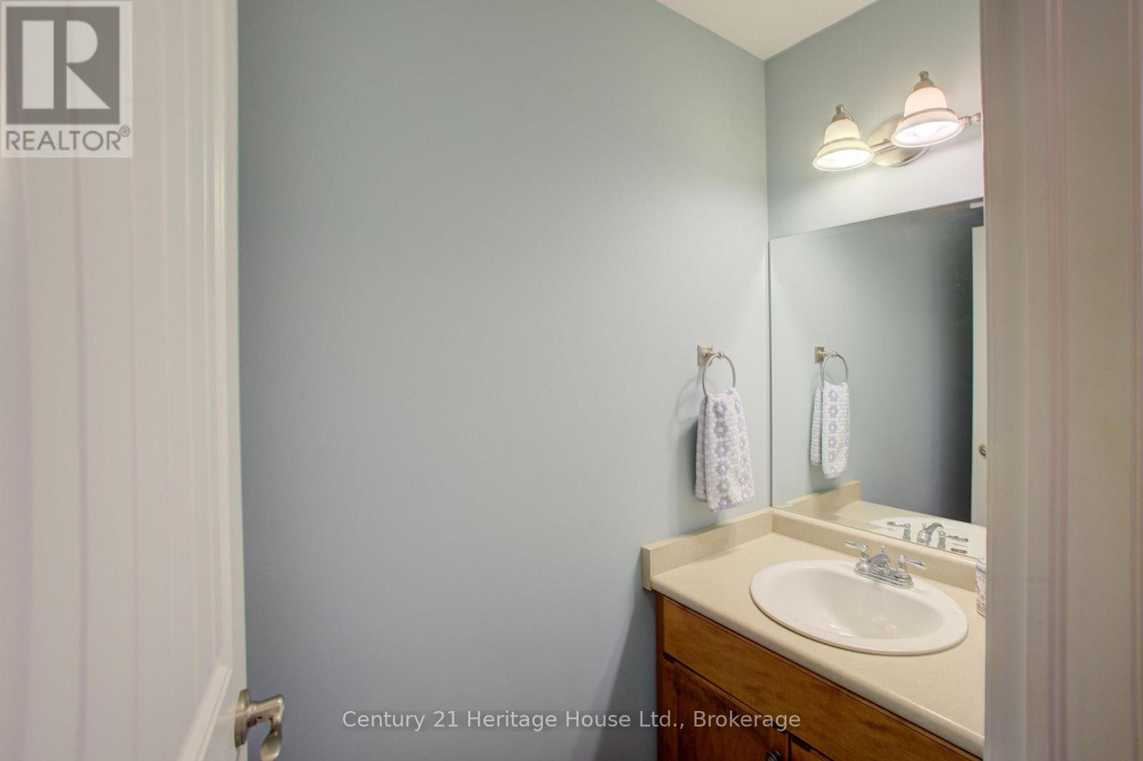 467 WILLIAM STREET N - 20