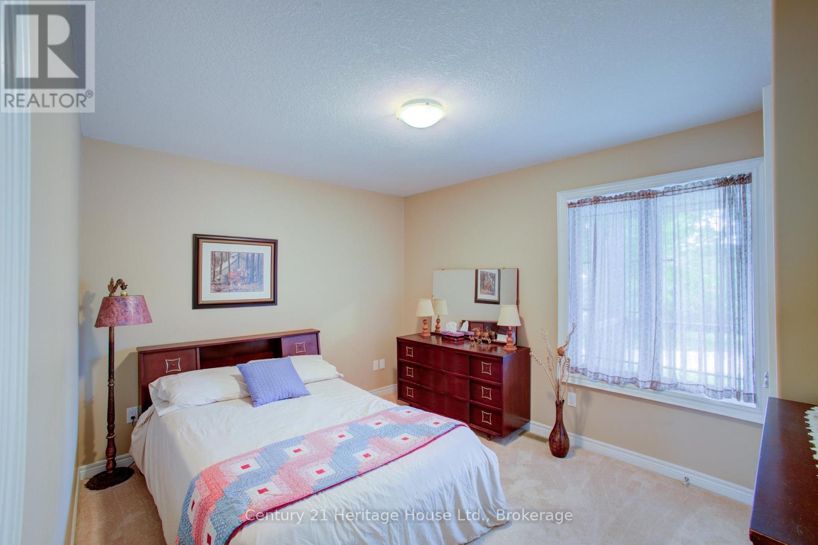 467 WILLIAM STREET N - Image 21