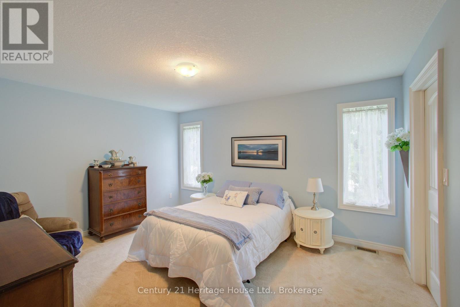 467 WILLIAM STREET N - Image 24