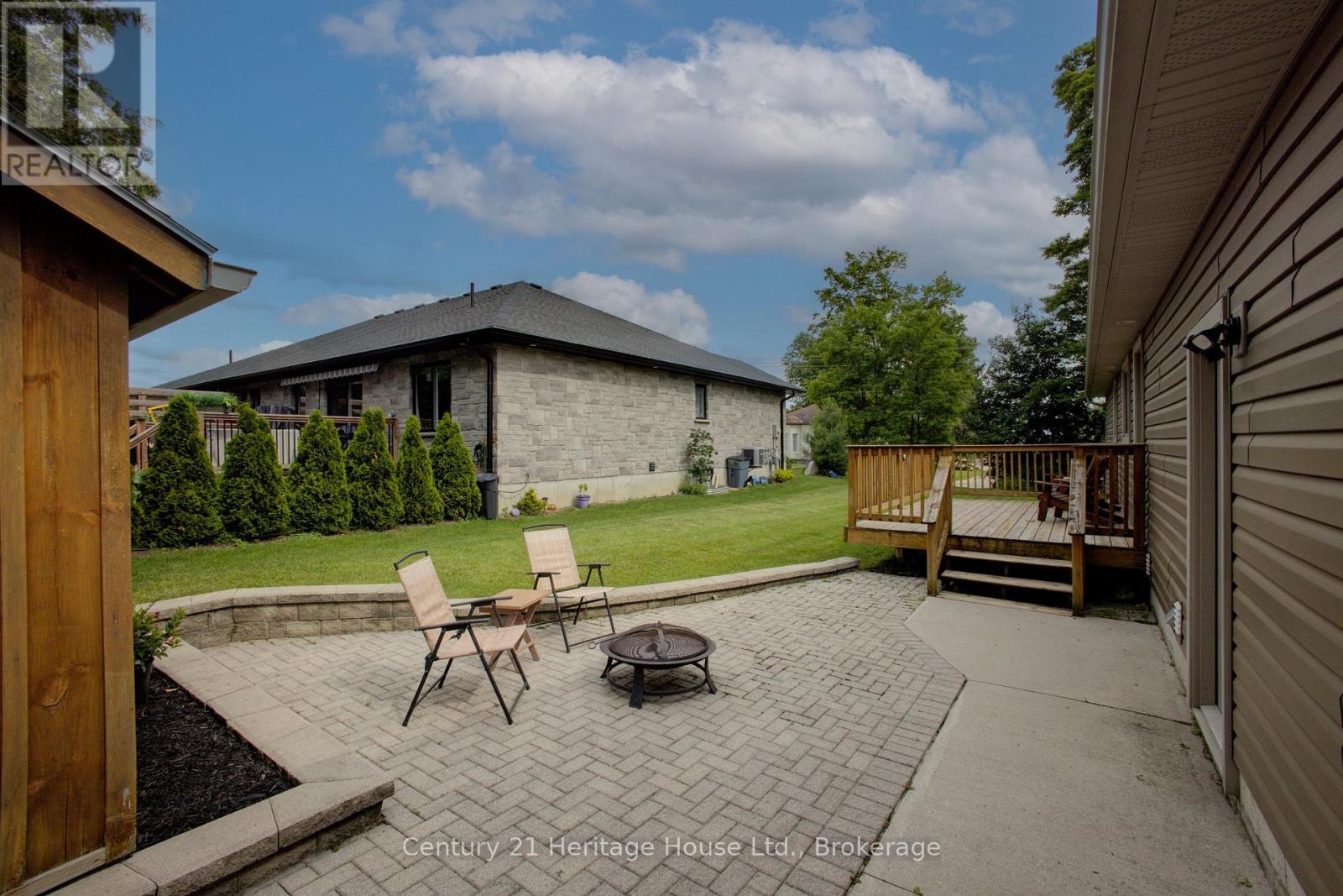 467 WILLIAM STREET N - 35