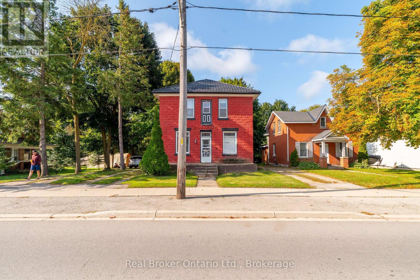 349 MAIN STREET S - 4