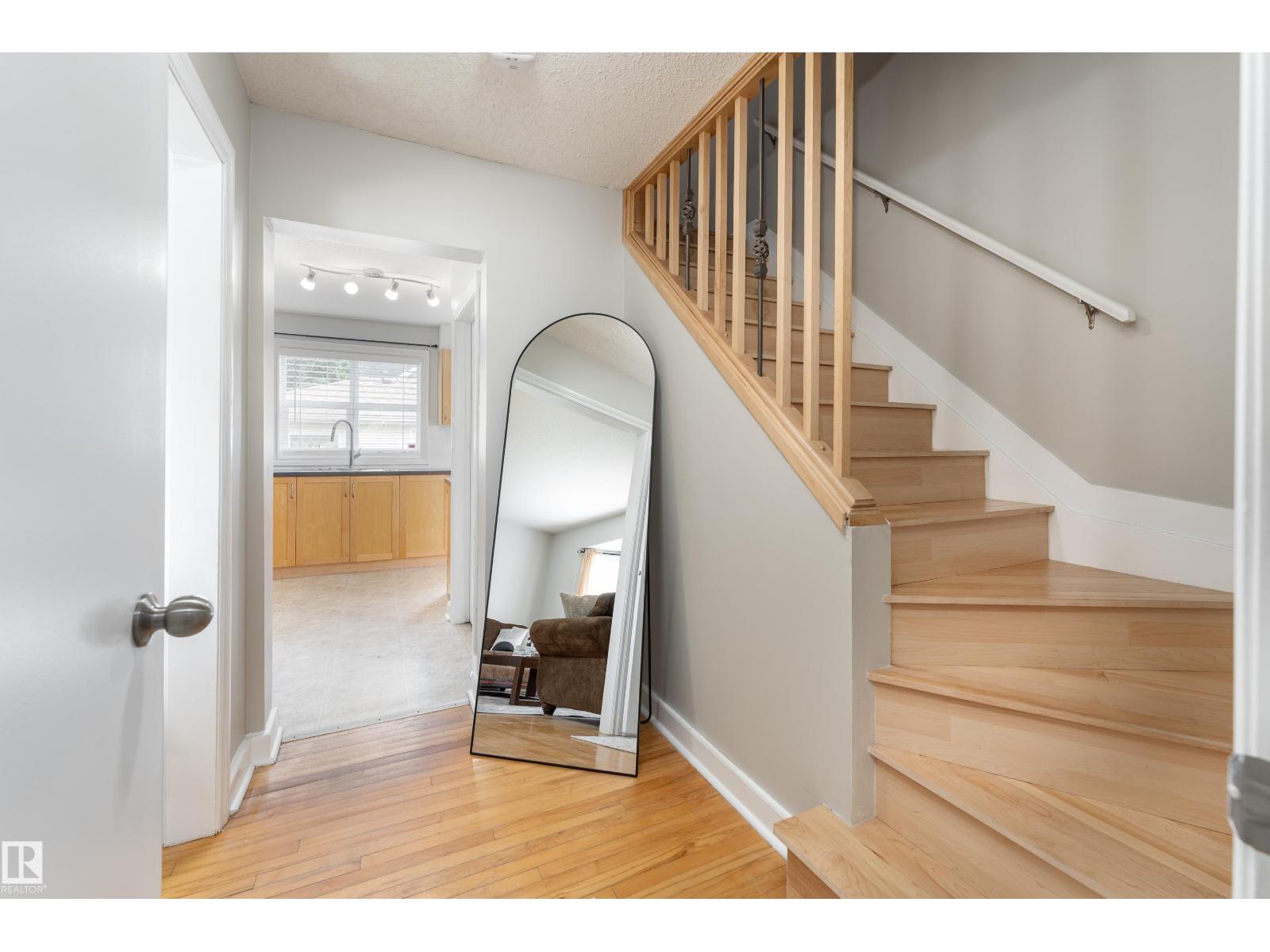 10008 144 AVE NW - photo 3