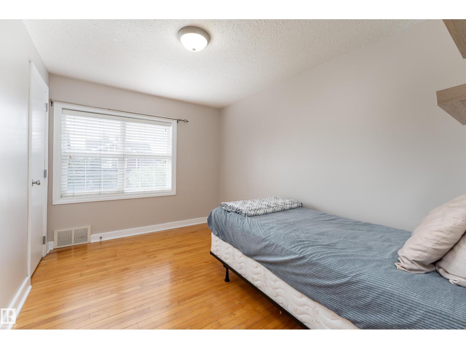 10008 144 AVE NW — photo 8