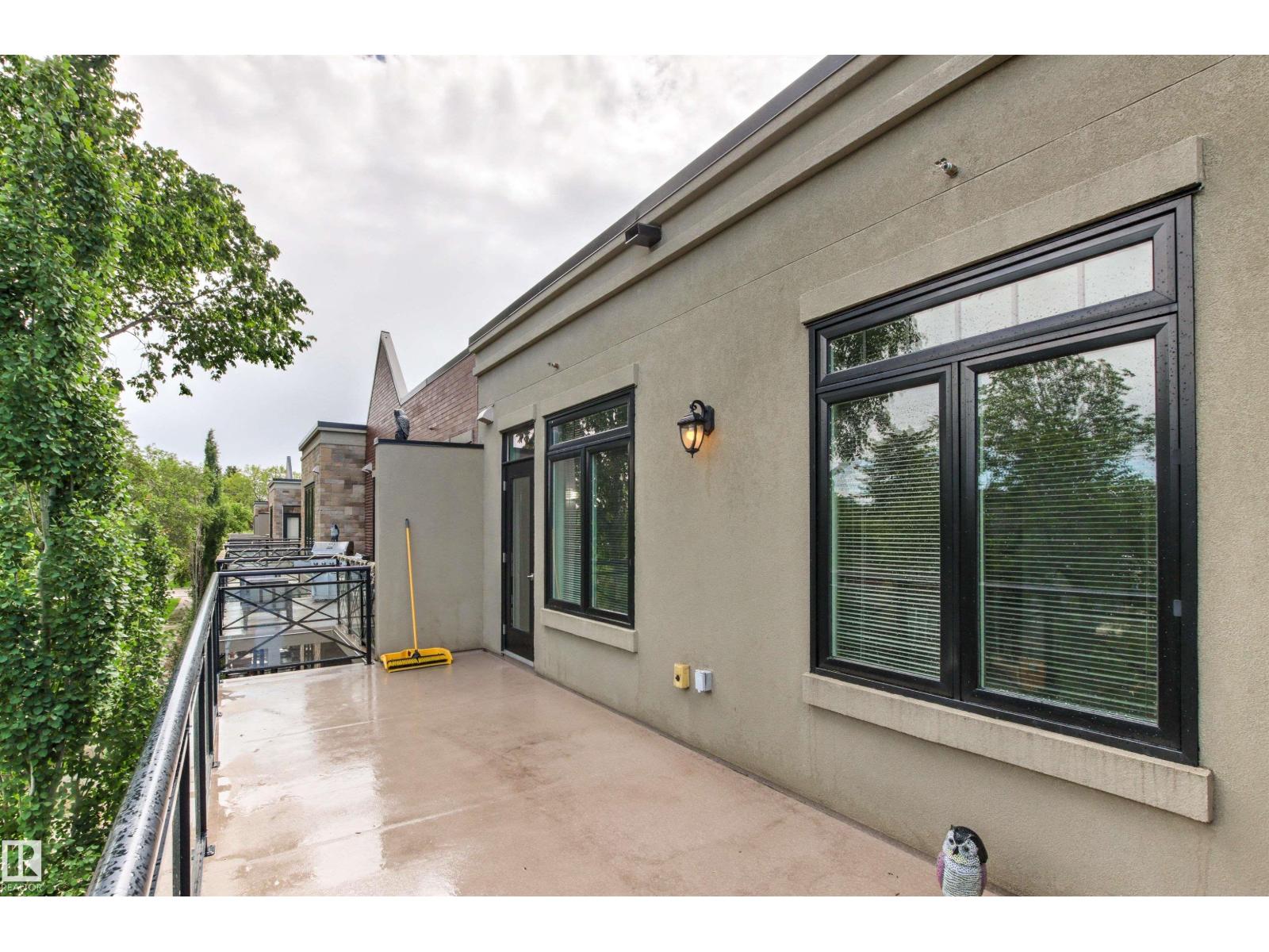 #318 10811 72 AV NW — photo 31