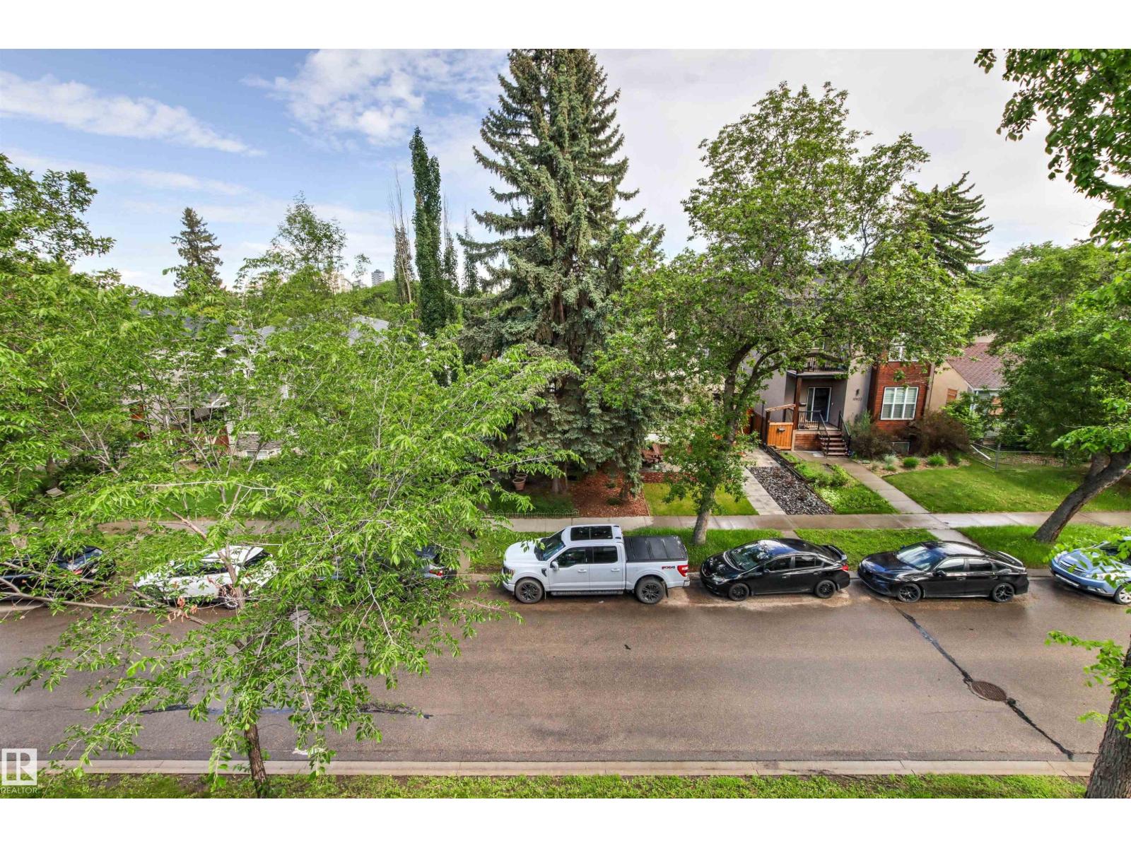 #318 10811 72 AV NW — photo 34
