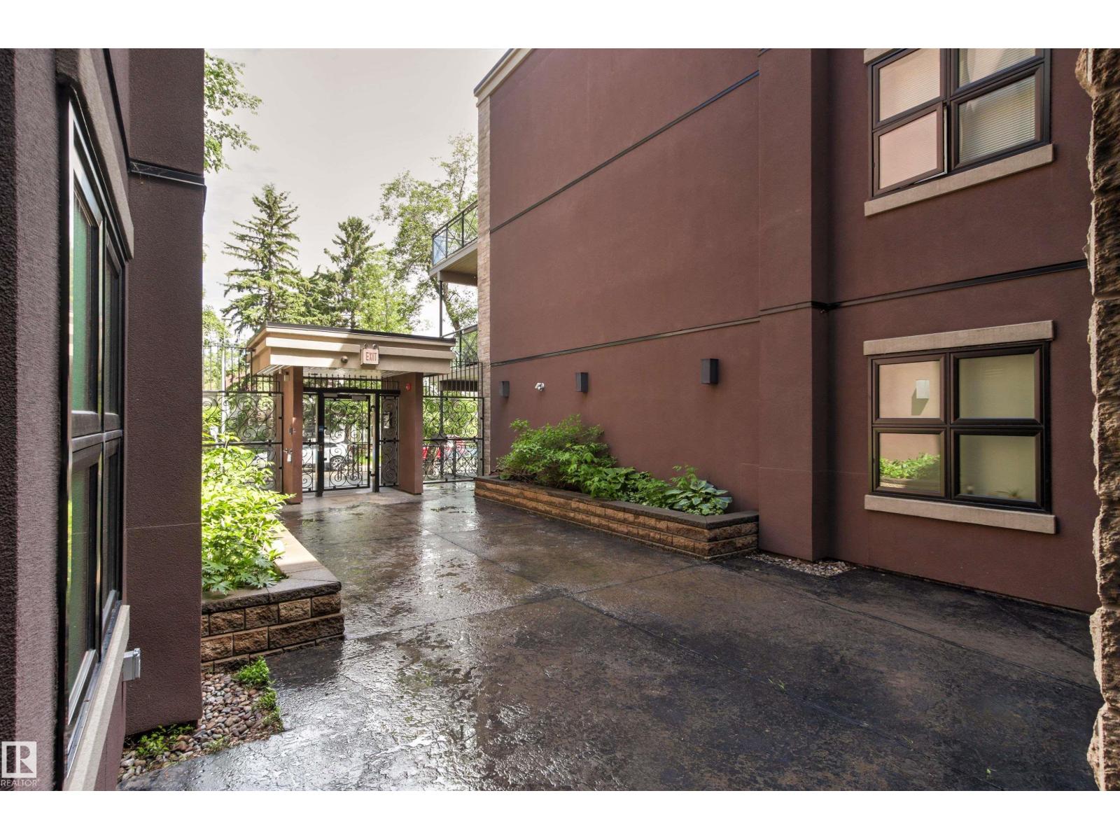 #318 10811 72 AV NW — photo 41