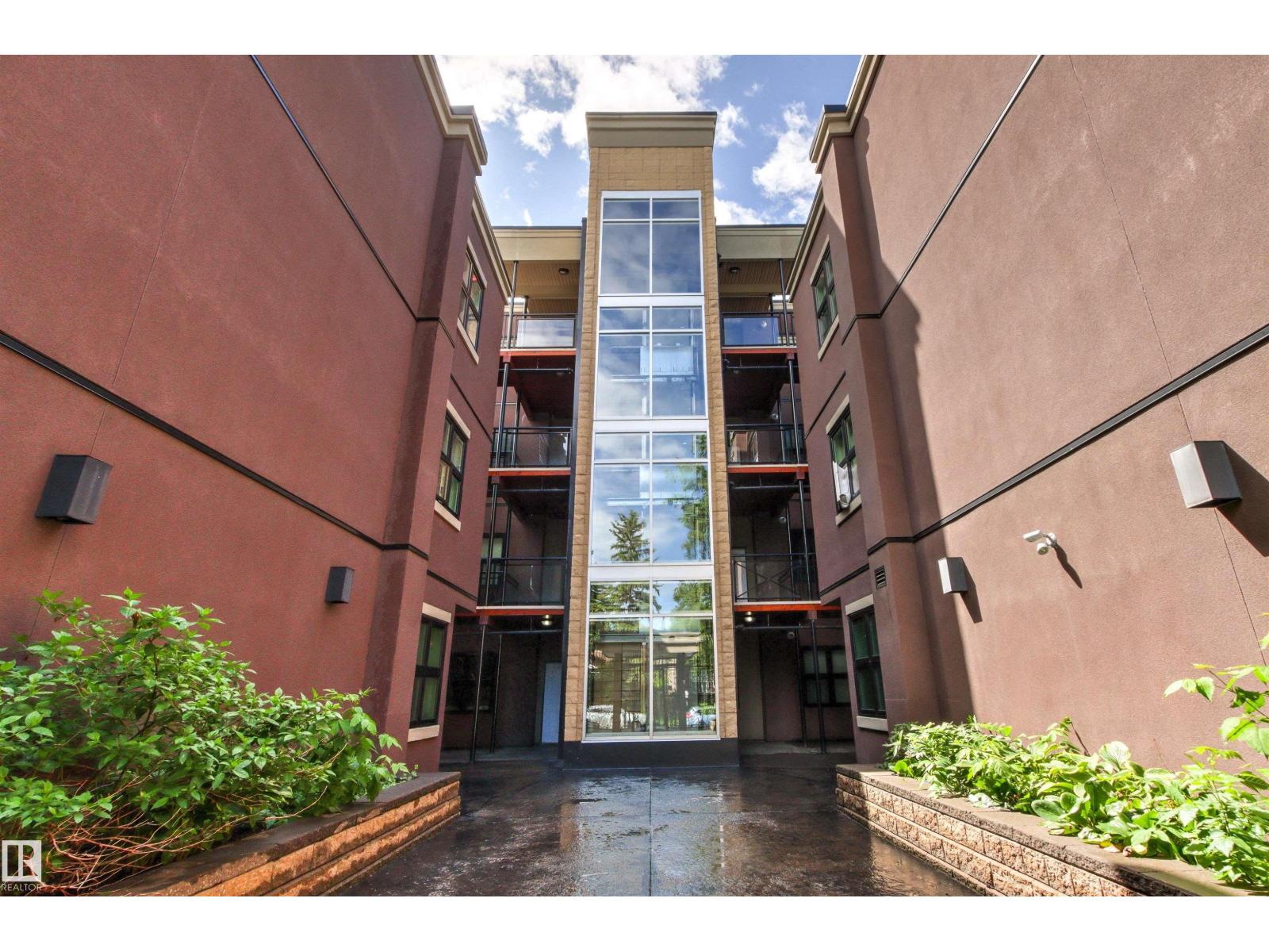 #318 10811 72 AV NW — photo 42