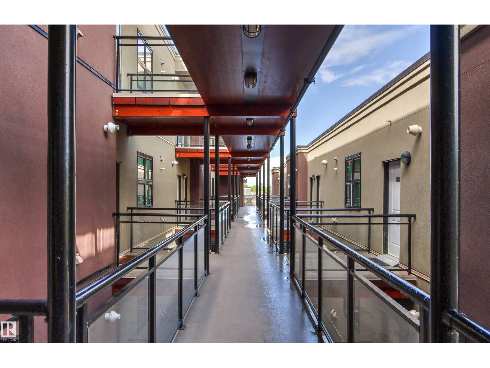 #318 10811 72 AV NW — photo 43