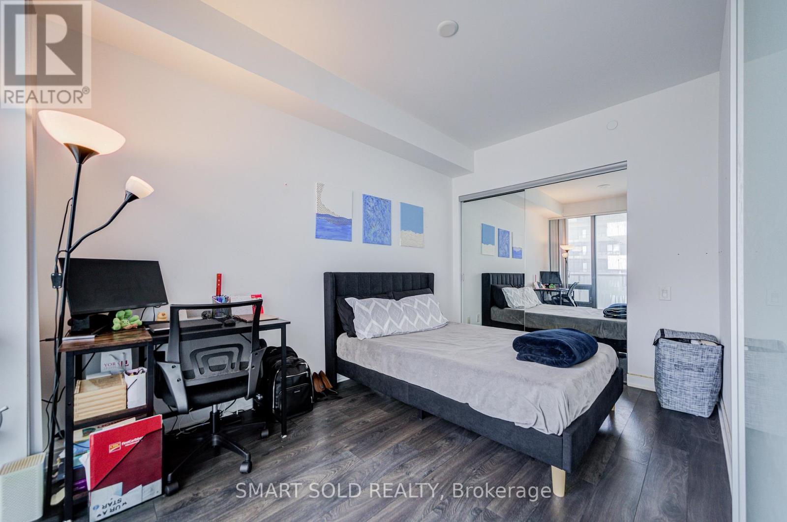#2909 50 CHARLES STREET E - 25