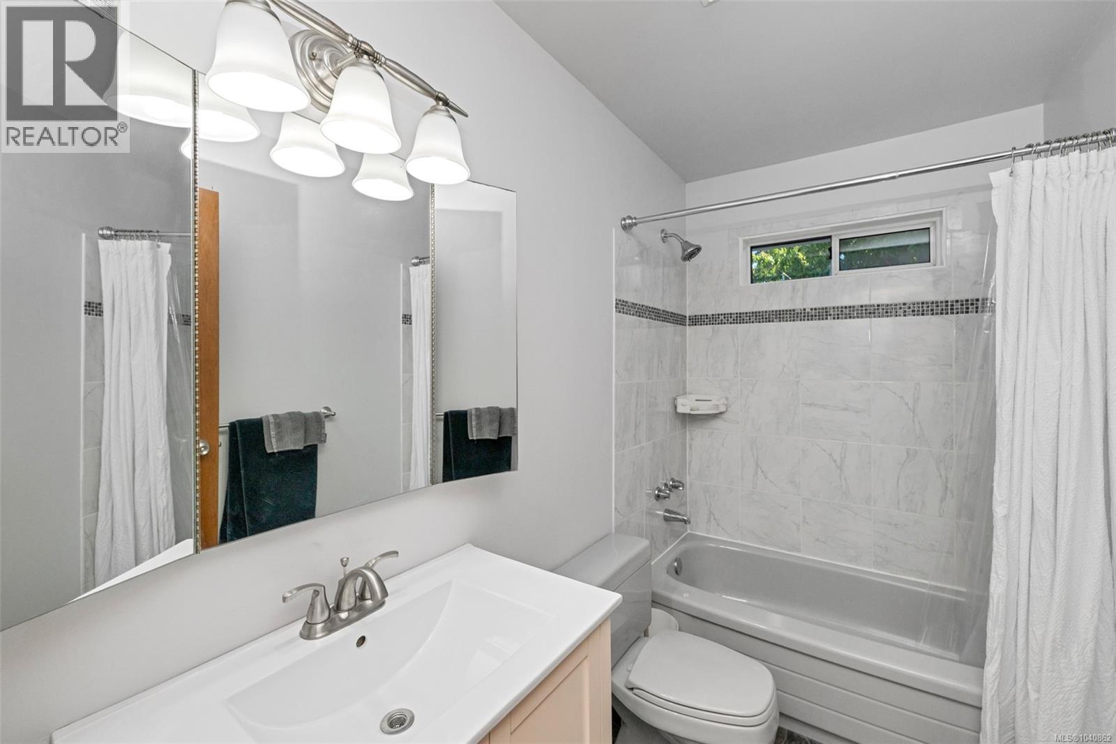  3371 Billhirst Place, Colwood