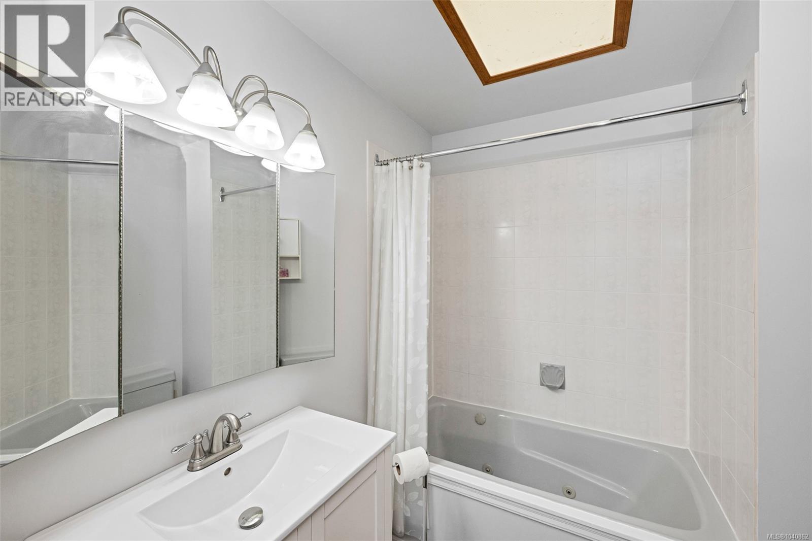  3371 Billhirst Place, Colwood