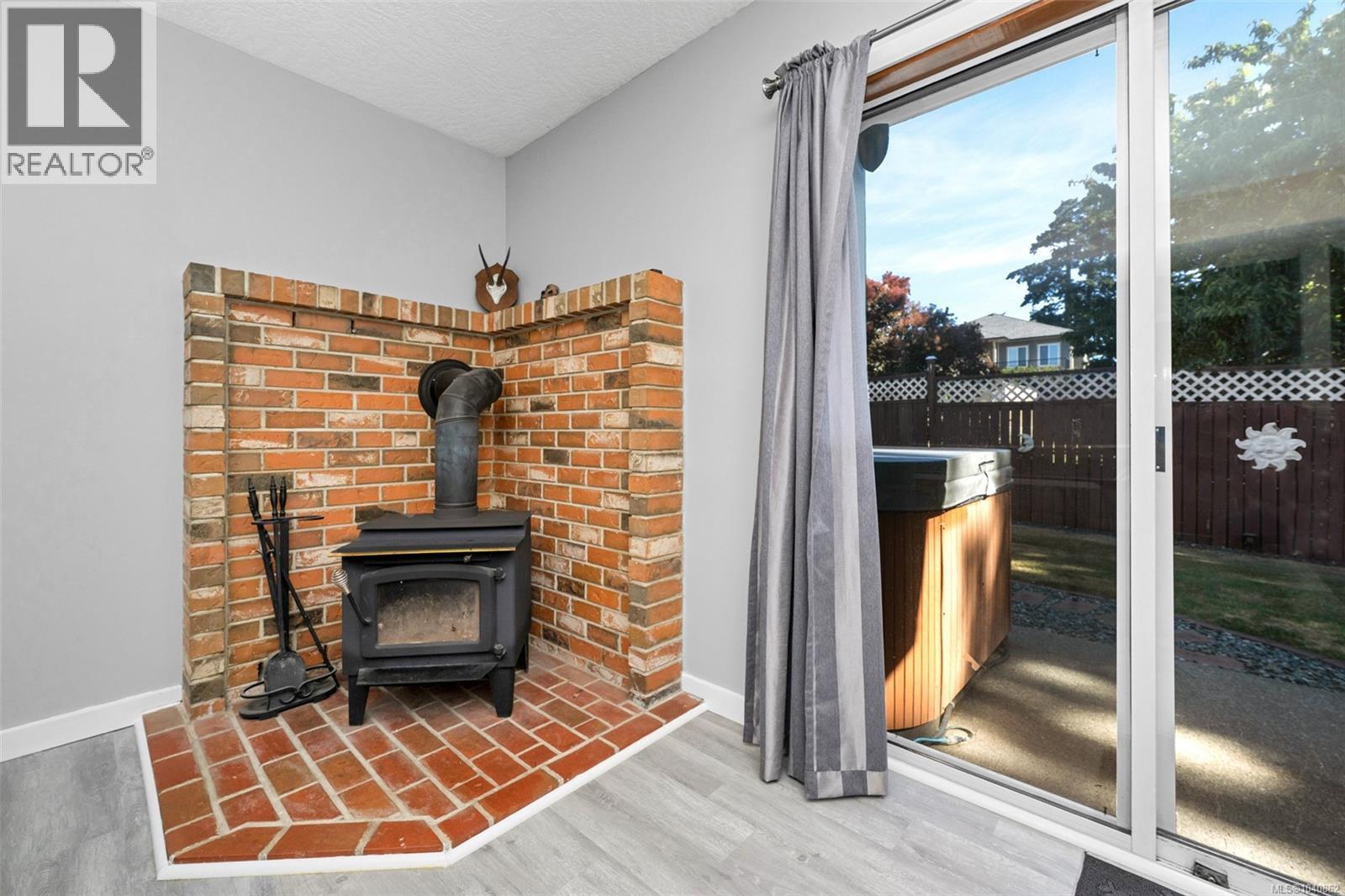  3371 Billhirst Place, Colwood