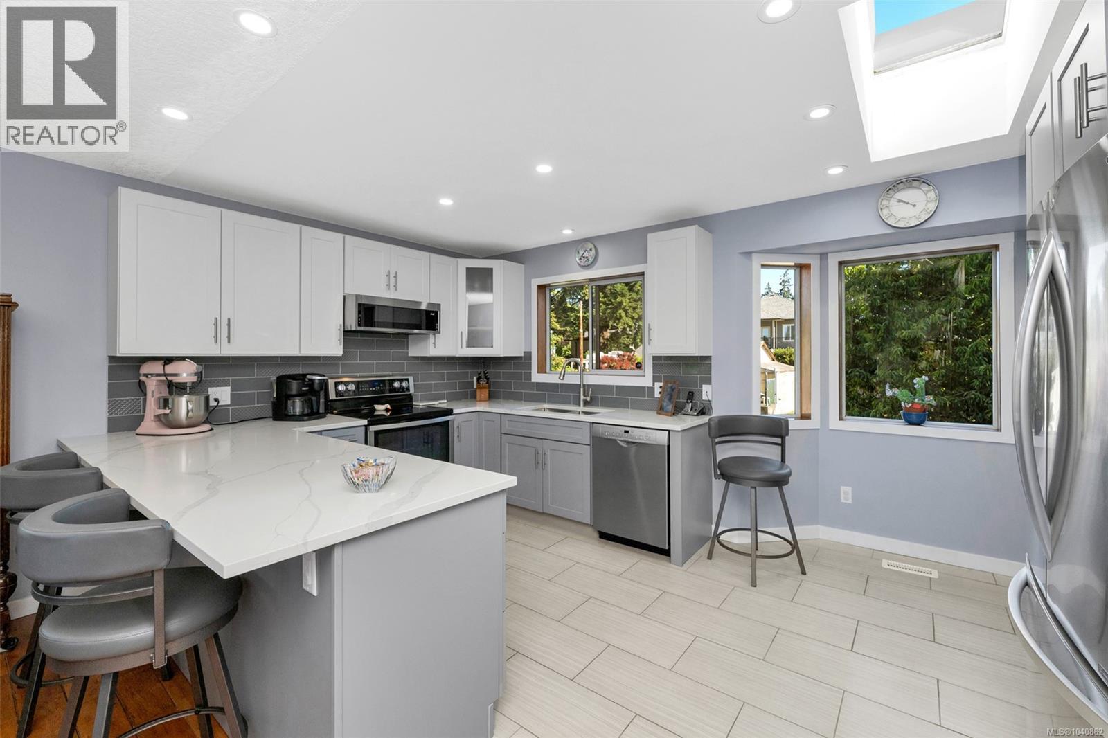  3371 Billhirst Place, Colwood