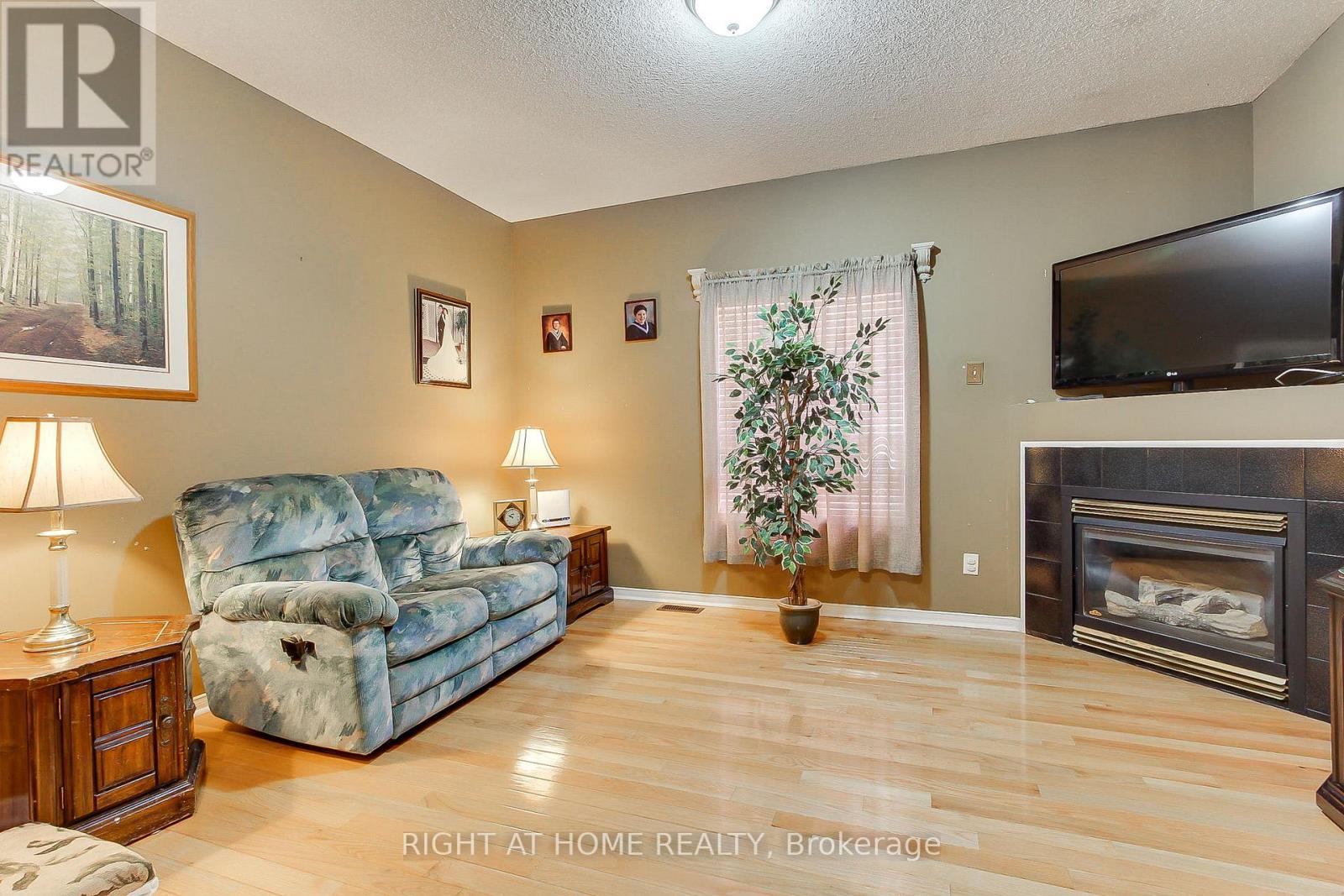 101 OLD COLONY ROAD - 19
