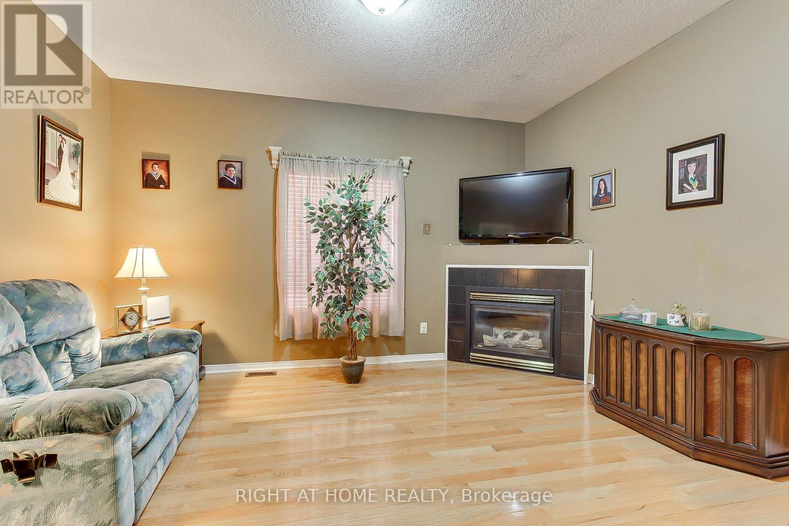 101 OLD COLONY ROAD - 20