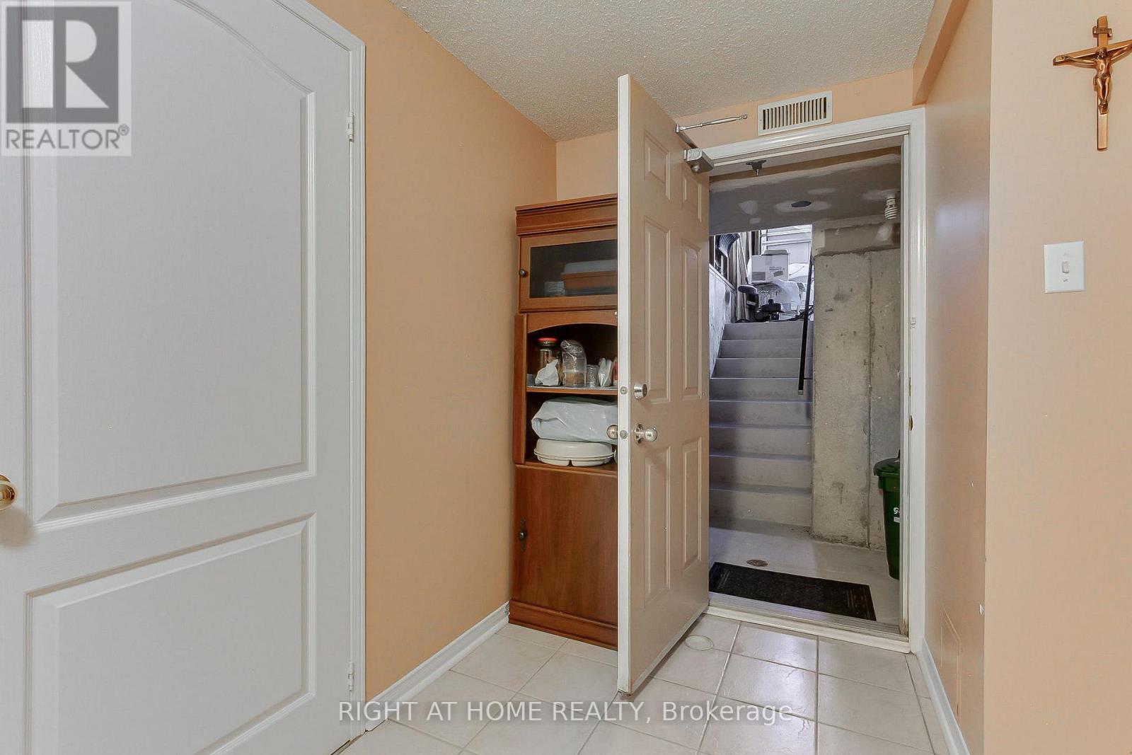 101 OLD COLONY ROAD - 27
