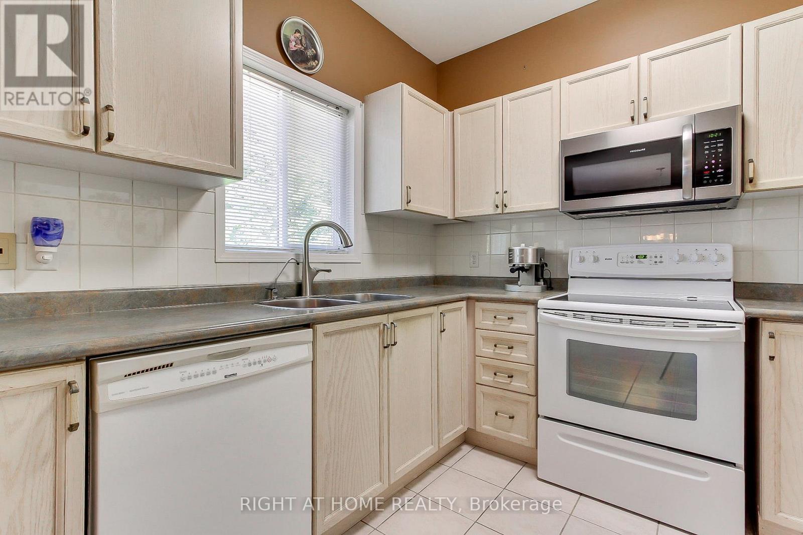 101 OLD COLONY ROAD - 9