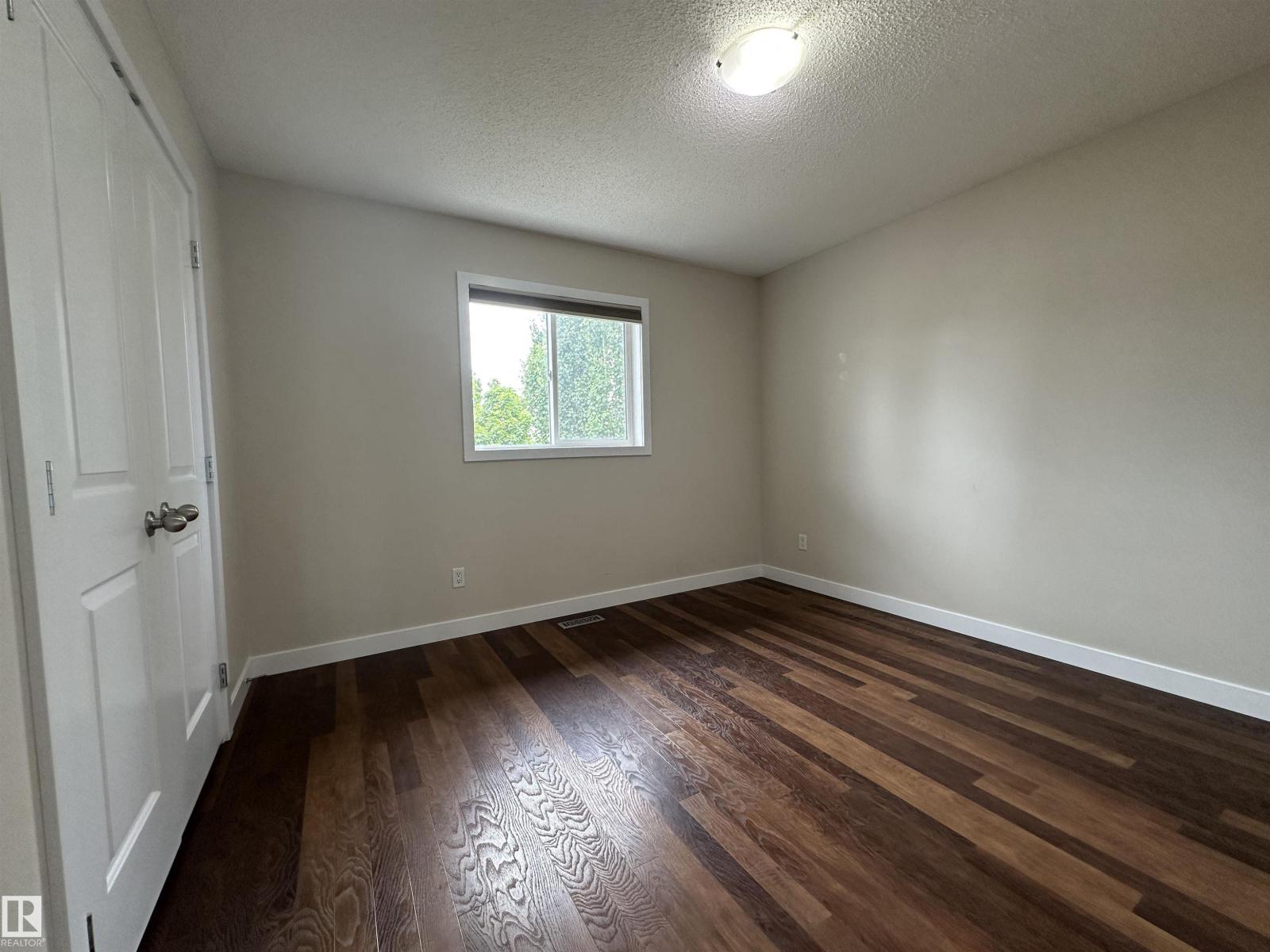 22060 95 AV NW — photo 28
