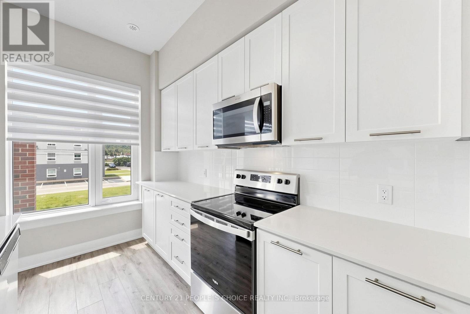 72 WINDWARD DRIVE - 23