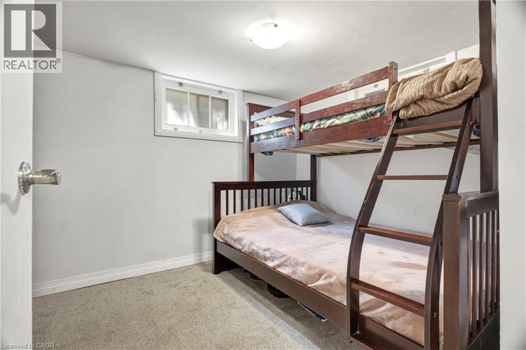 32 CLOSE Avenue - 33