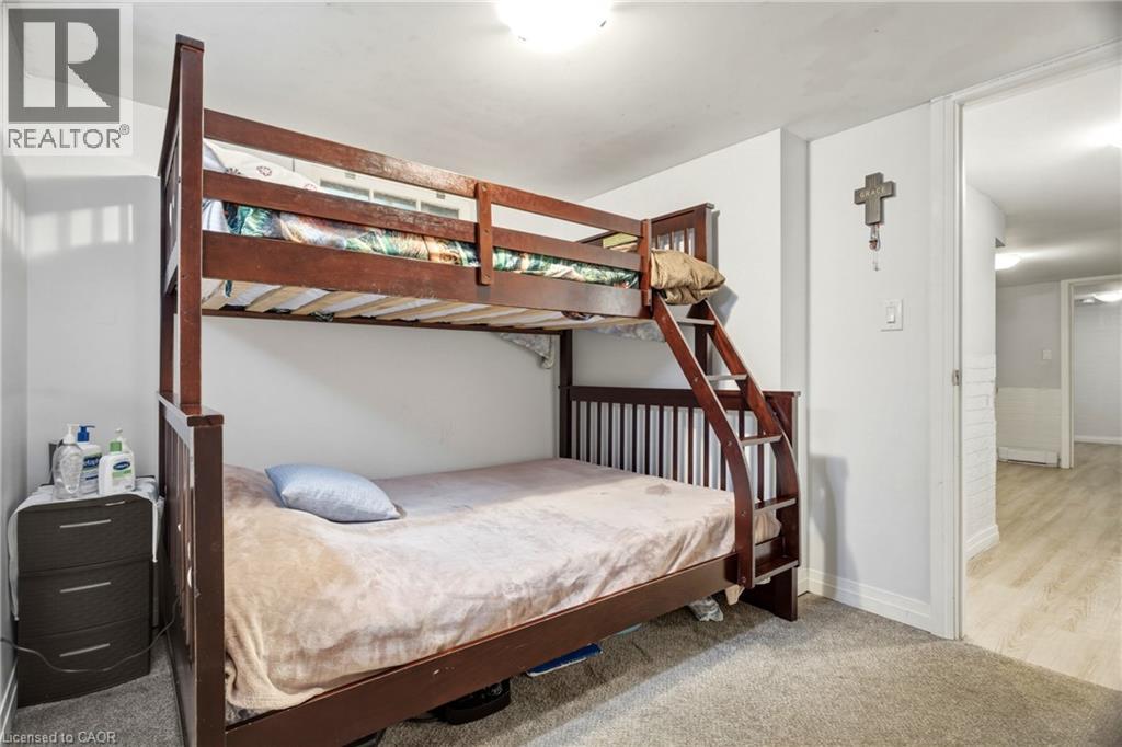 32 CLOSE Avenue - 34