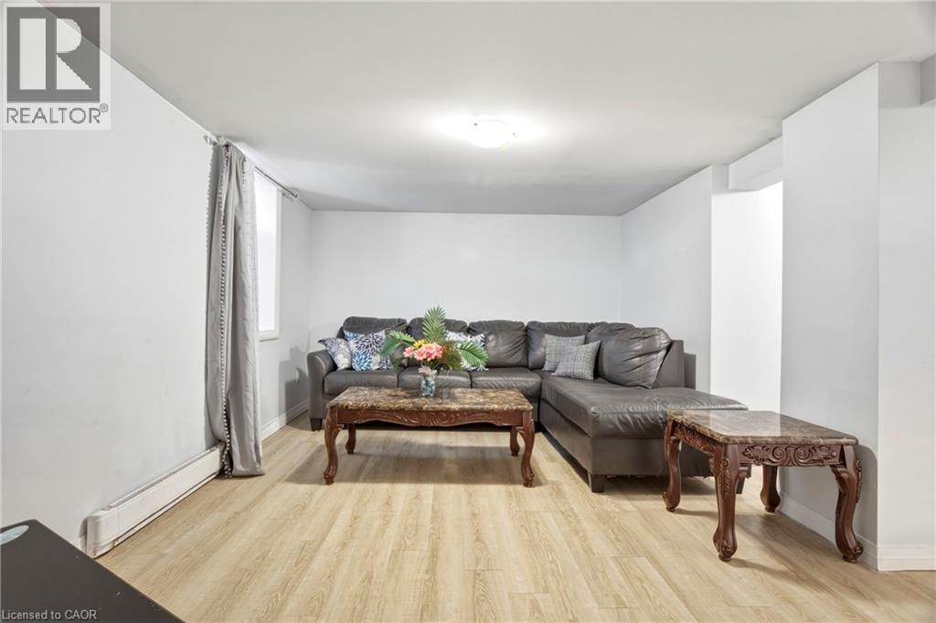 32 CLOSE Avenue - 36