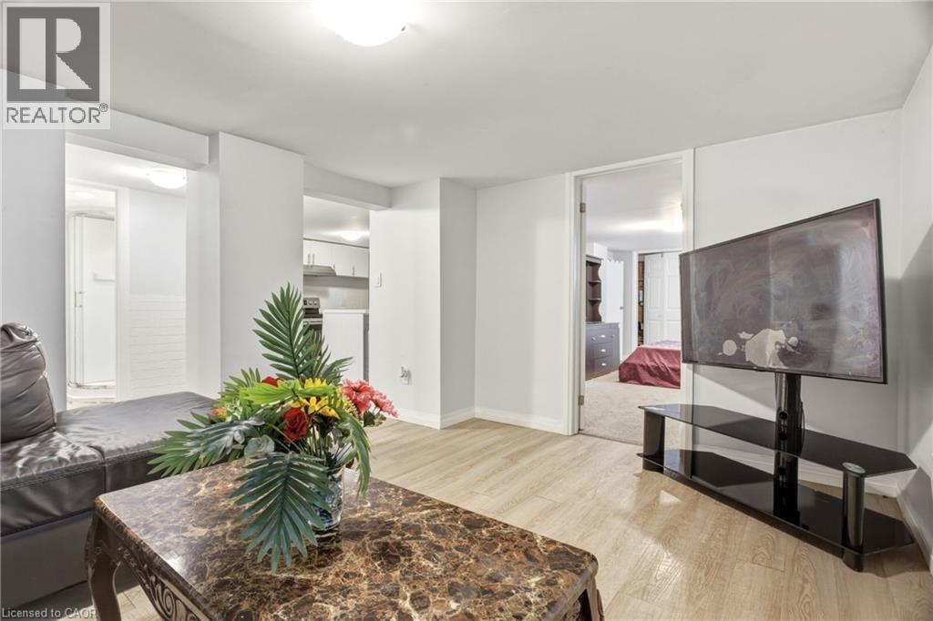 32 CLOSE Avenue - 37