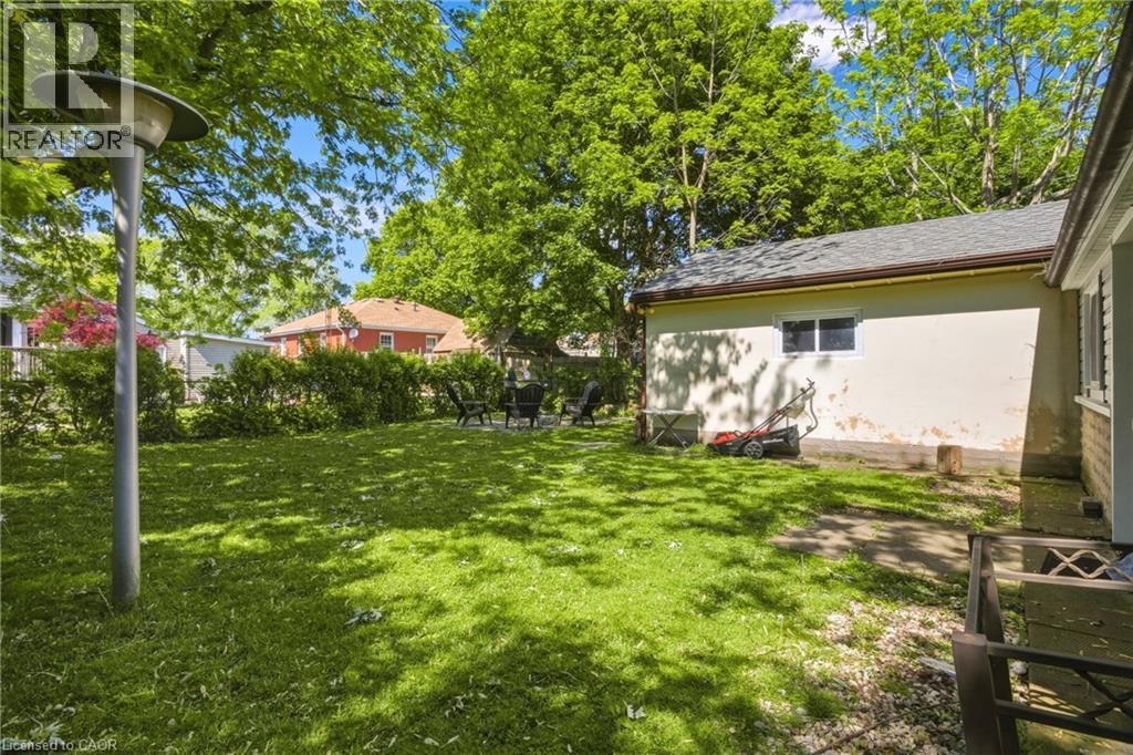 32 CLOSE Avenue - 40