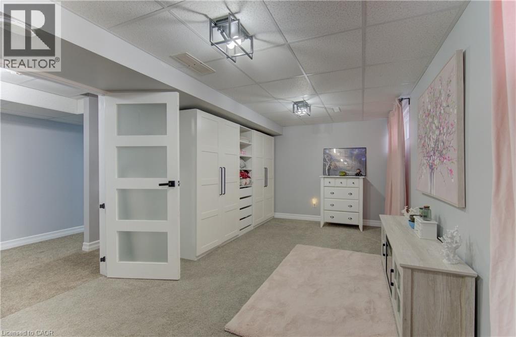 21 WEST TREE Drive - Image 33