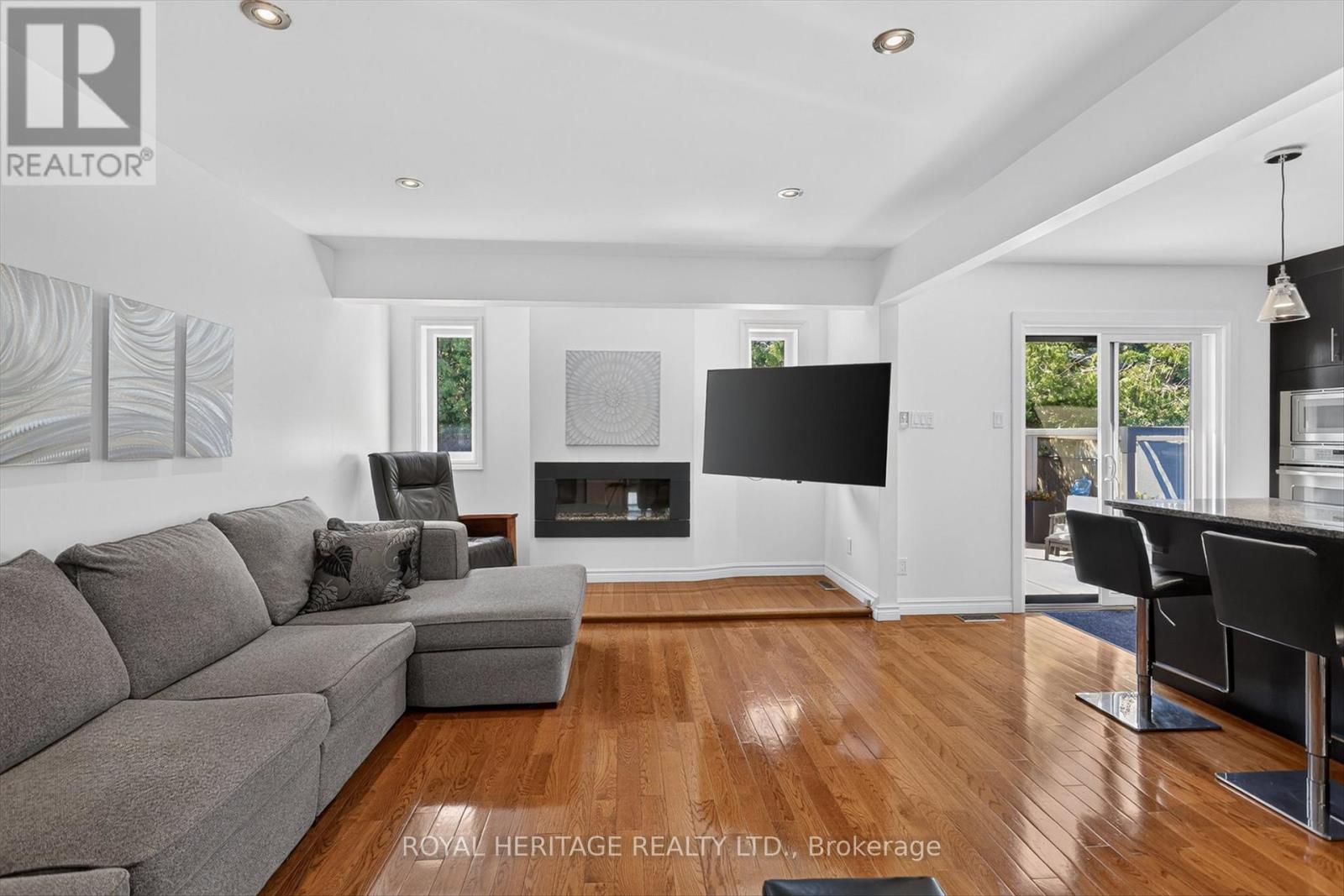30 KAREN DRIVE - 16